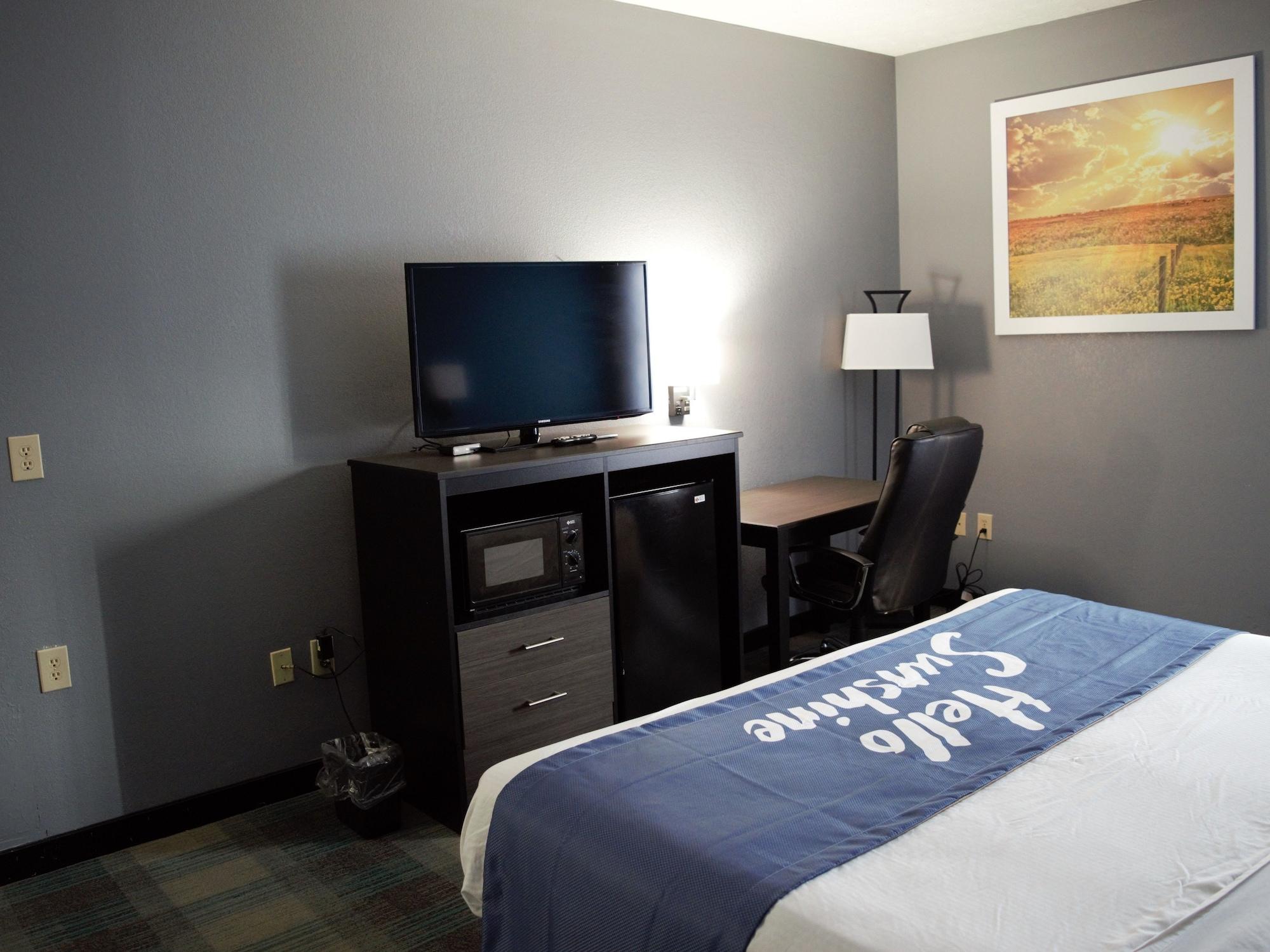 Days Inn By Wyndham Montgomery Extérieur photo