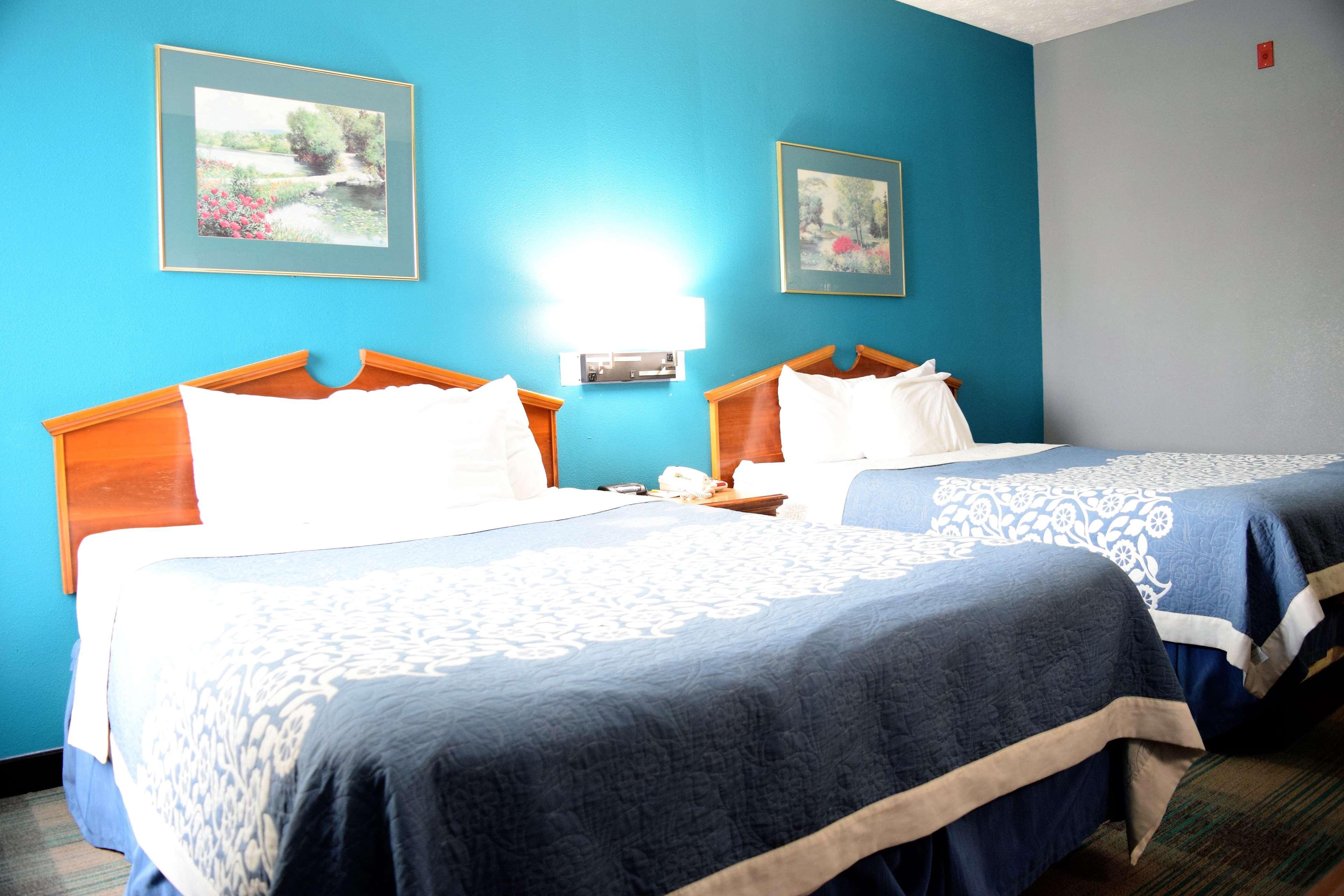 Days Inn By Wyndham Montgomery Extérieur photo