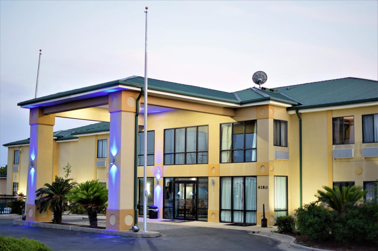 Days Inn By Wyndham Montgomery Extérieur photo
