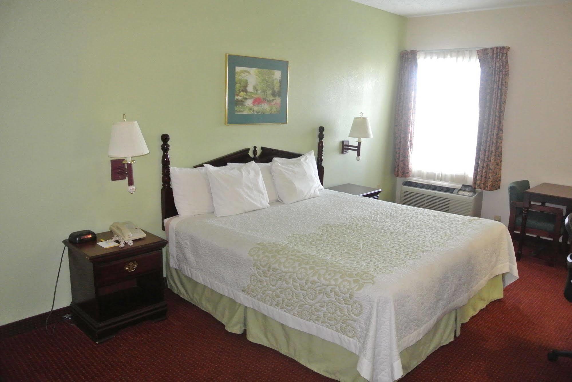 Days Inn By Wyndham Montgomery Extérieur photo