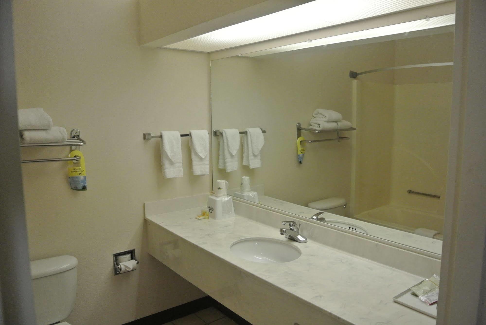 Days Inn By Wyndham Montgomery Extérieur photo