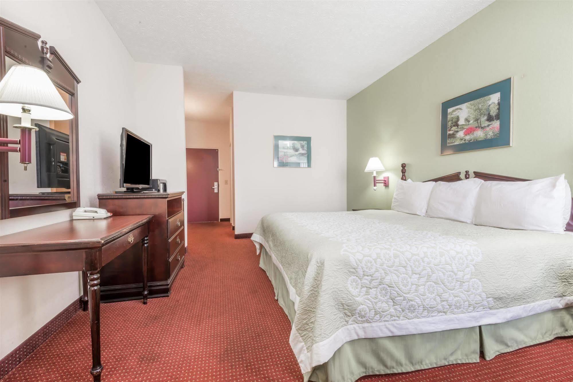 Days Inn By Wyndham Montgomery Extérieur photo