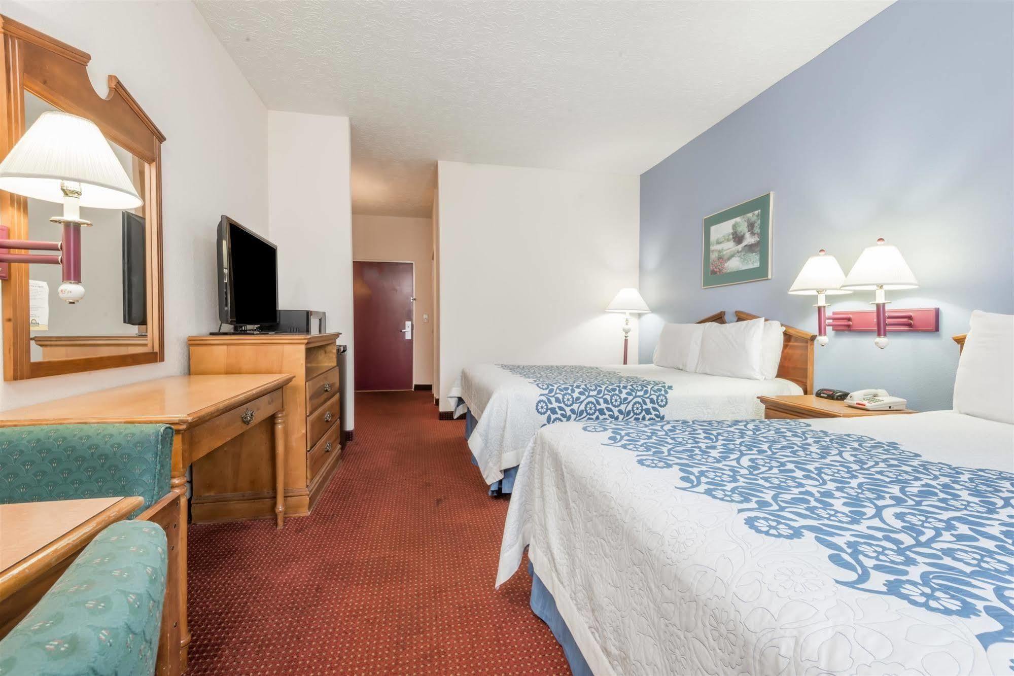 Days Inn By Wyndham Montgomery Extérieur photo