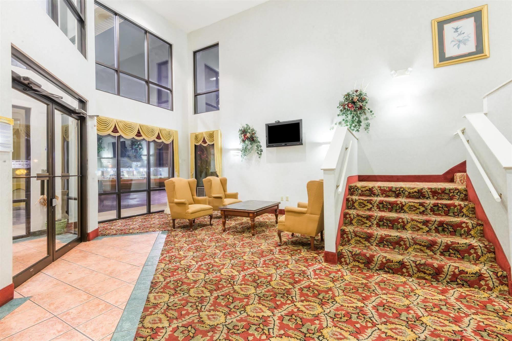 Days Inn By Wyndham Montgomery Extérieur photo
