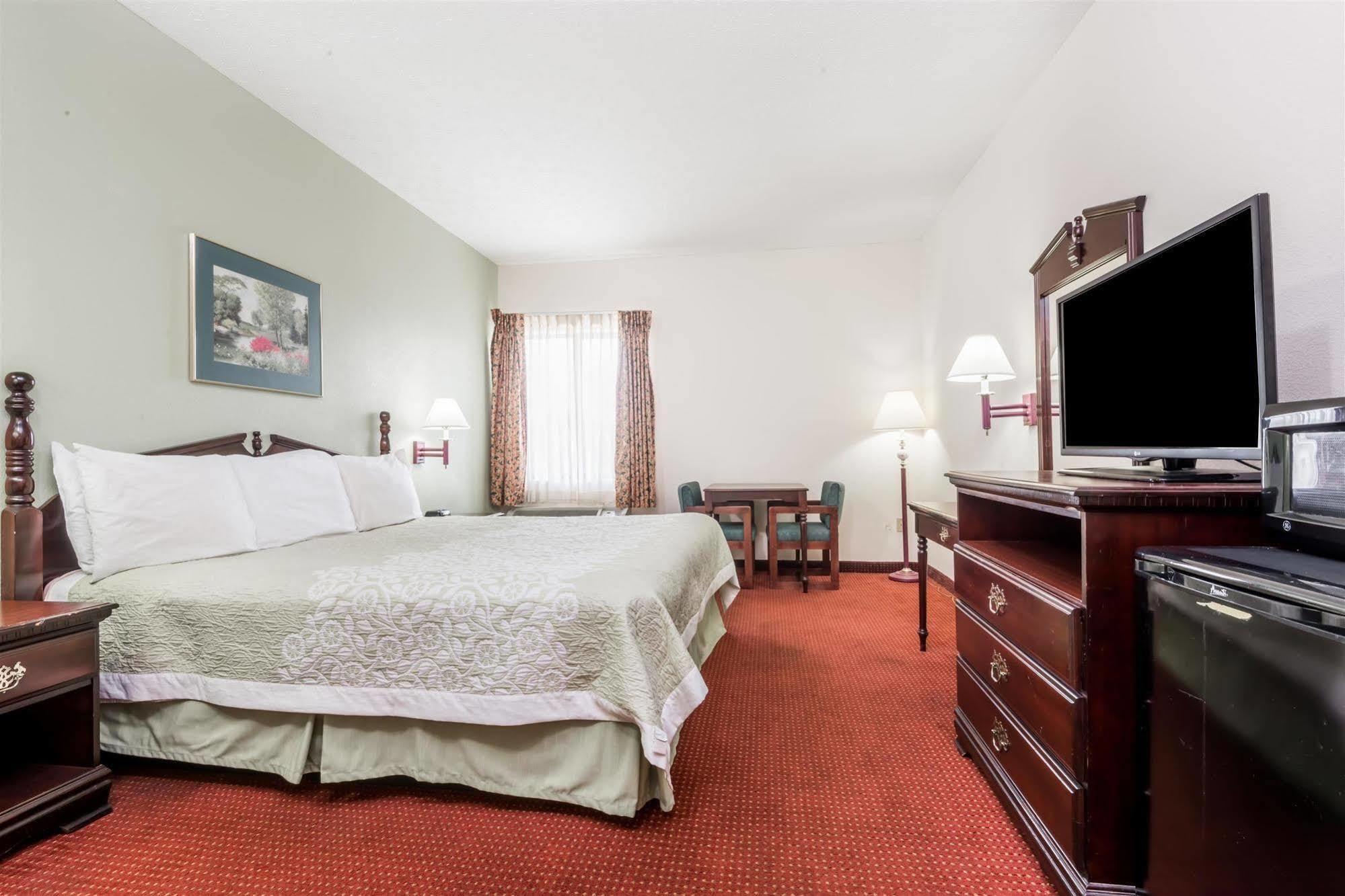 Days Inn By Wyndham Montgomery Extérieur photo