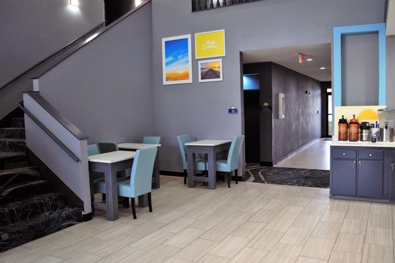 Days Inn By Wyndham Montgomery Extérieur photo
