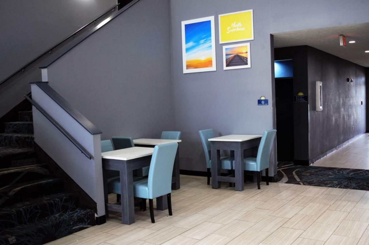 Days Inn By Wyndham Montgomery Extérieur photo